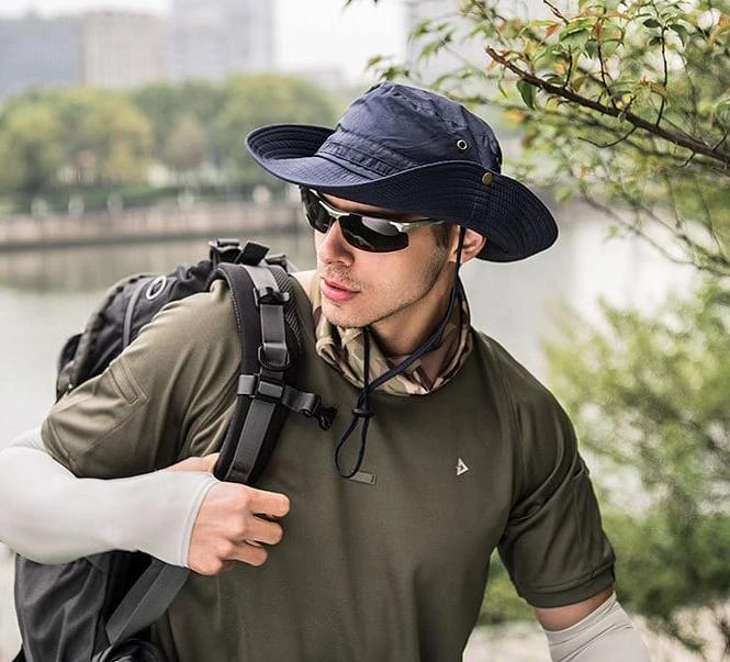 Chapeau Aventurier Imperméable Bleu Avec Cordon De Serrage 4 Chapeau Aventurier Imperméable Bleu Avec Cordon De Serrage – Image 2