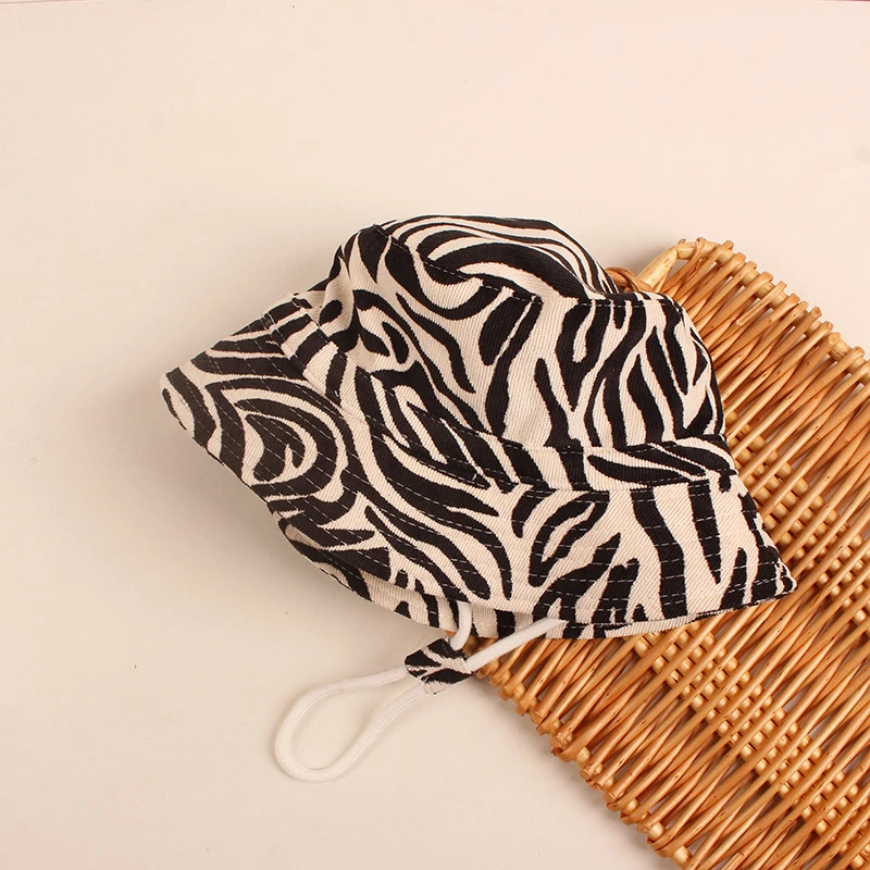 Chapeau Type Bob, à Motif Zébré Pour Bébés 3 Chapeau Type Bob, à Motif Zébré Pour Bébés