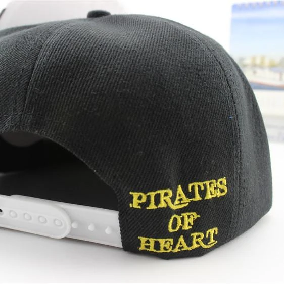 Casquette Luffy Noire Avec Logo Jaune 6 Casquette Luffy Noire Avec Logo Jaune – Image 4