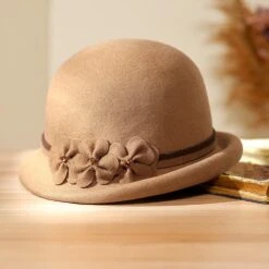 Chapeau Cloche En Laine Avec Fleurs Pour Femme 7 Chapeau Cloche En Laine Avec Fleurs Pour Femme -Chapeau Chic Soldes 23565 39f8d5