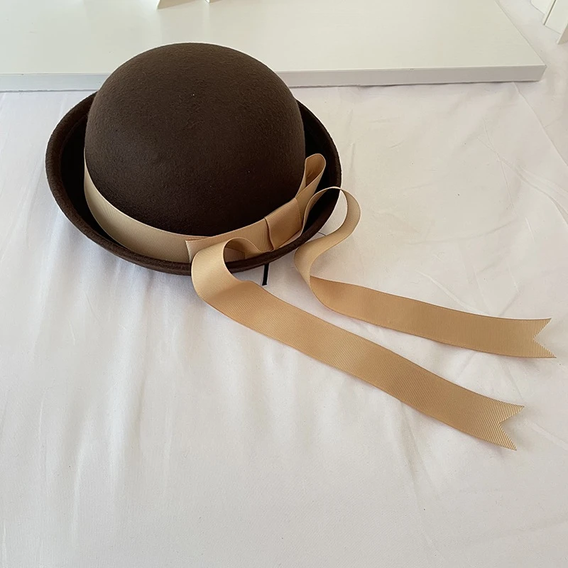 Chapeau Melon Rétro Avec Nœud Papillon 6 Chapeau Melon Rétro Avec Nœud Papillon – Image 4