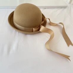 Chapeau Melon Rétro Avec Nœud Papillon 11 Chapeau Melon Rétro Avec Nœud Papillon -Chapeau Chic Soldes 24640 jj91r6