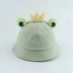 Chapeau Bob Grenouille Avec Une Couronne