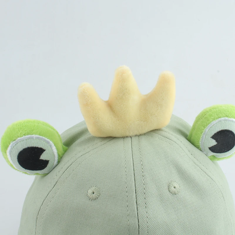 Chapeau Bob Grenouille Avec Une Couronne 4 Chapeau Bob Grenouille Avec Une Couronne – Image 2