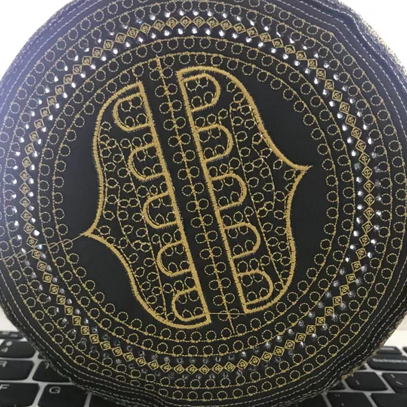 Chapeau Arabe Noir Et Doré 8 Chapeau Arabe Noir Et Doré – Image 6
