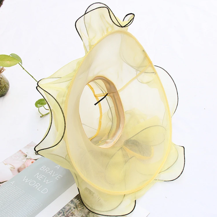 Grand Chapeau Catherinette En Organza Jaune 4 Grand Chapeau Catherinette En Organza Jaune – Image 2