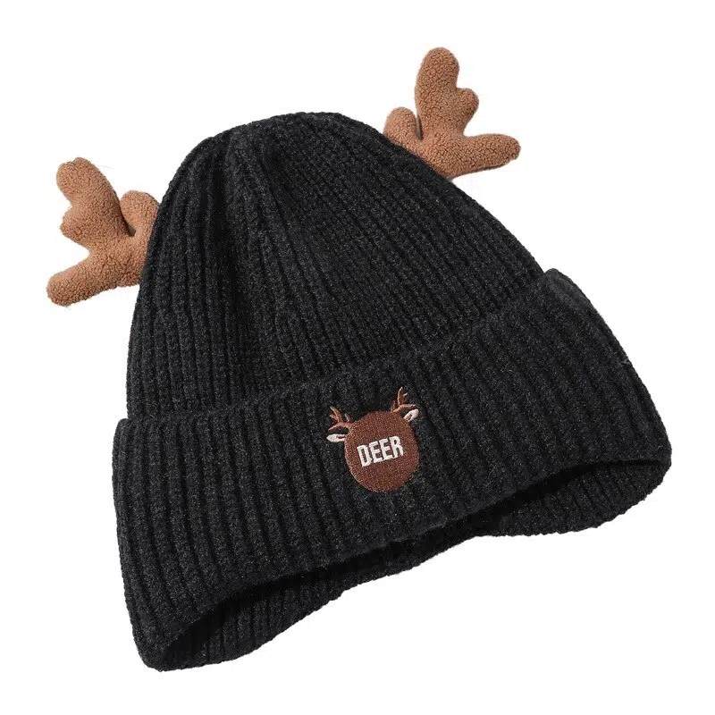 Chapeau De Type Bonnet D’hiver Avec Bois De Cerf 3 Chapeau De Type Bonnet D’hiver Avec Bois De Cerf