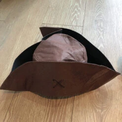 Chapeau Pirate Tricorne Marron Avec Perruque 9 Chapeau Pirate Tricorne Marron Avec Perruque -Chapeau Chic Soldes telechargement 39 1 1
